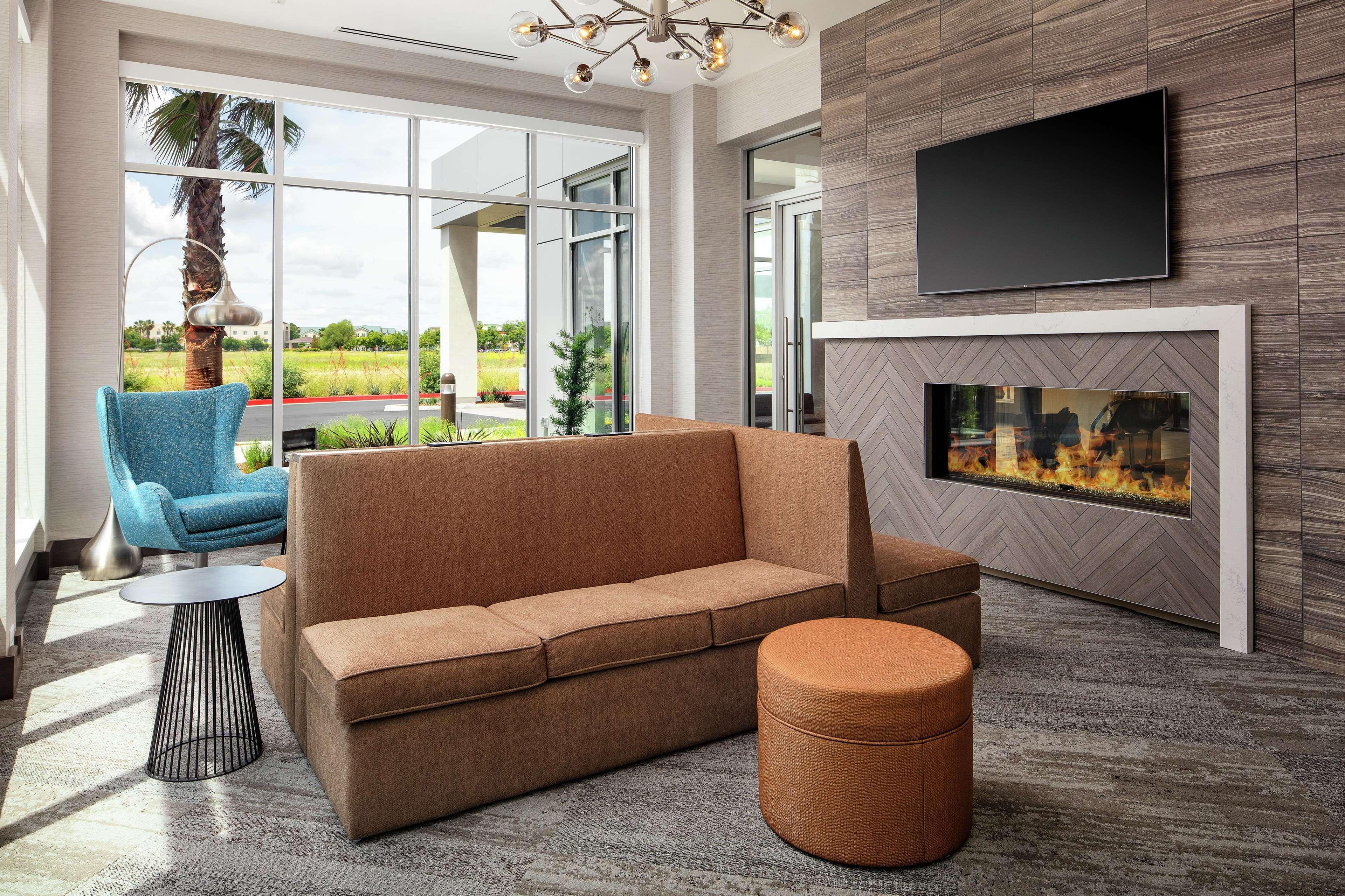 Hilton Garden Inn Sacramento Airport Natomas Exterior photo